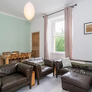 Pass The Keys Renovated 2bed Flat In Quiet Area Near The Meadows Edinburgh