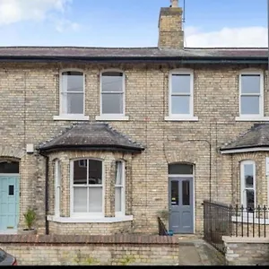 Apartment Lovely Spacious Home, 8mins Walk To Minster, York